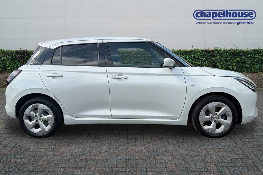 Suzuki Swift Motion Mhev 1.2 PL24FHD White #2