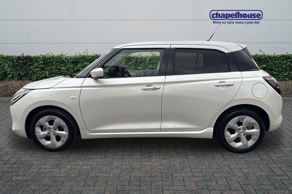 Suzuki Swift Motion Mhev 1.2 White #6