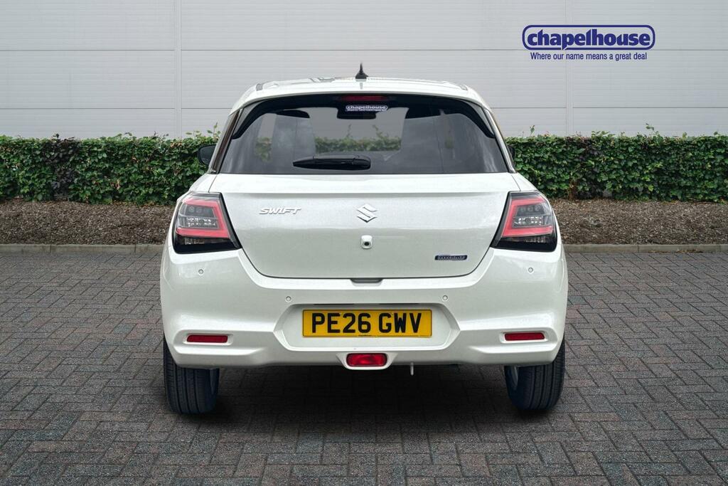 Suzuki Swift Motion Mhev 1.2 White #4