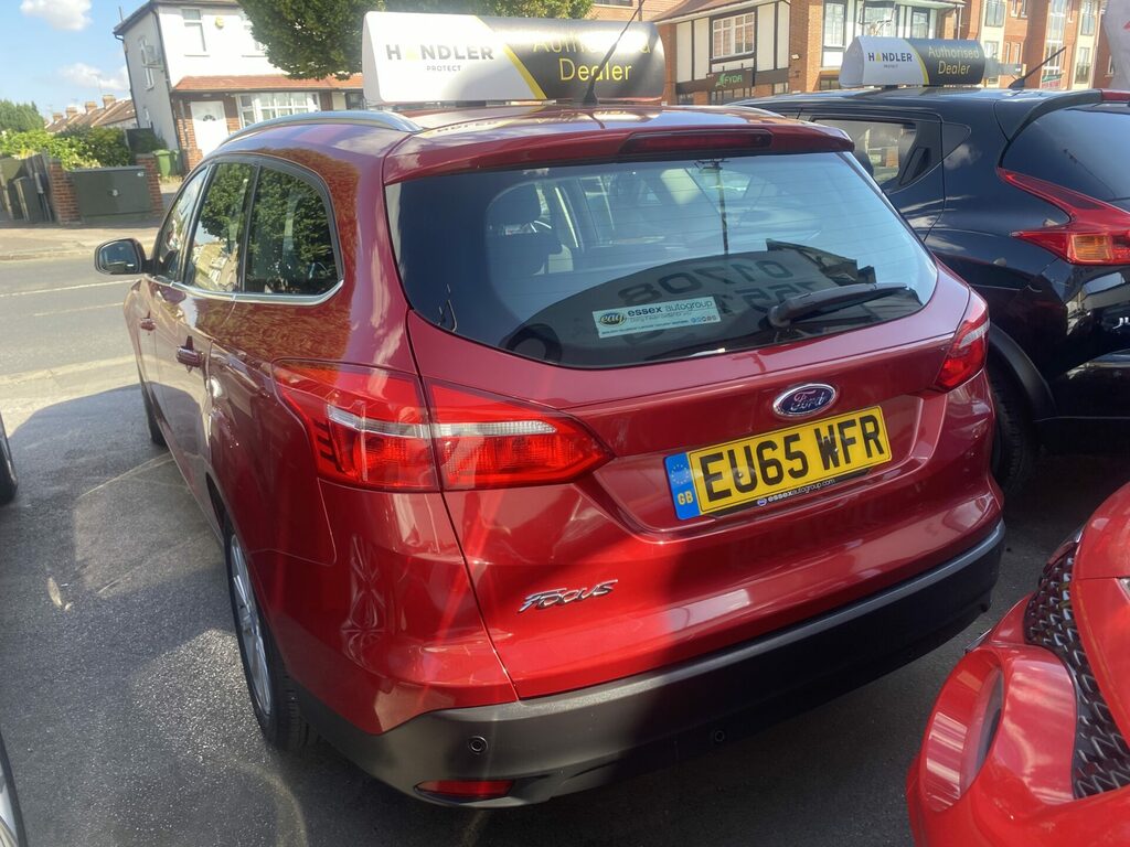Ford Focus 1.0T Ecoboost Titanium EU65WFR Red #5