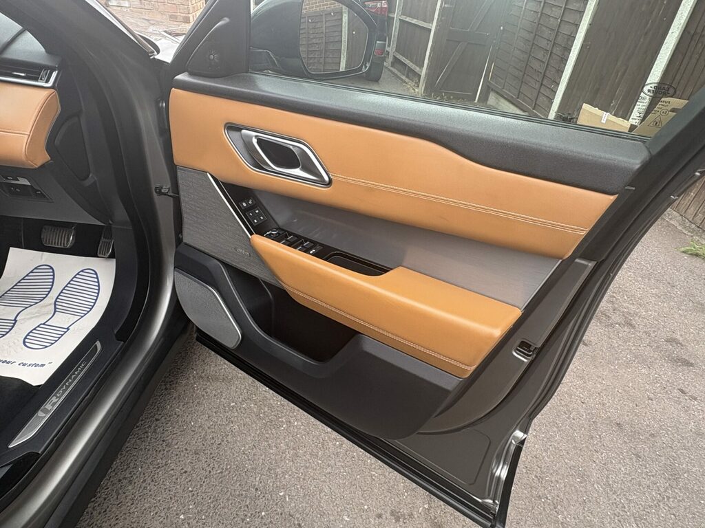 Land Rover Range Rover Velar R-dynamic Se Black #13