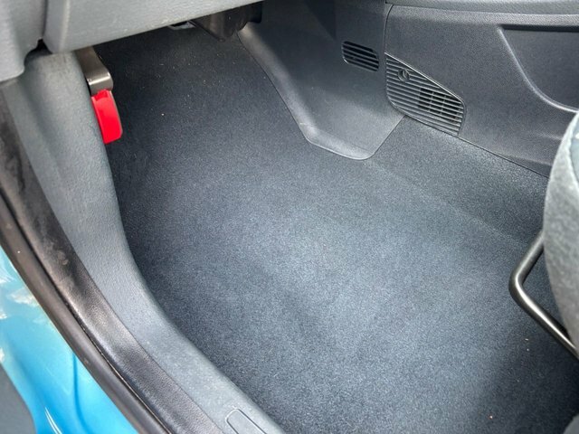 Ford KA Zetec White #22