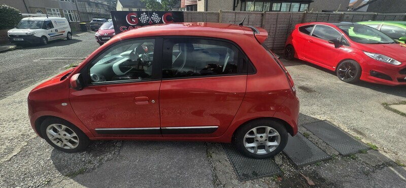 Renault Twingo Dynamique Energy Tsh 20 Red #4