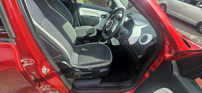 Renault Twingo 1.0 Sce Play Yellow #9