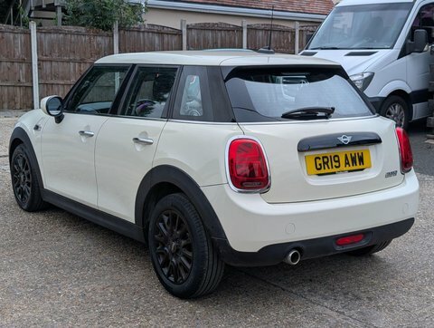 Mini Hatch 1.5 Cooper Classic GR19AWW White #4