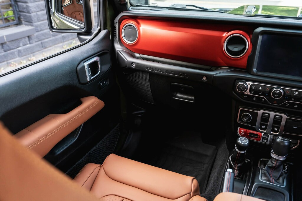 Jeep Wrangler 2L Overland Black #33