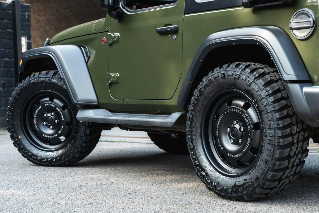 Jeep Wrangler 2L Overland Black #24