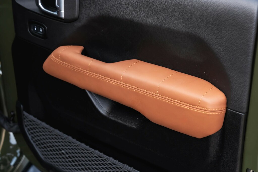 Jeep Wrangler 2L Overland Black #21