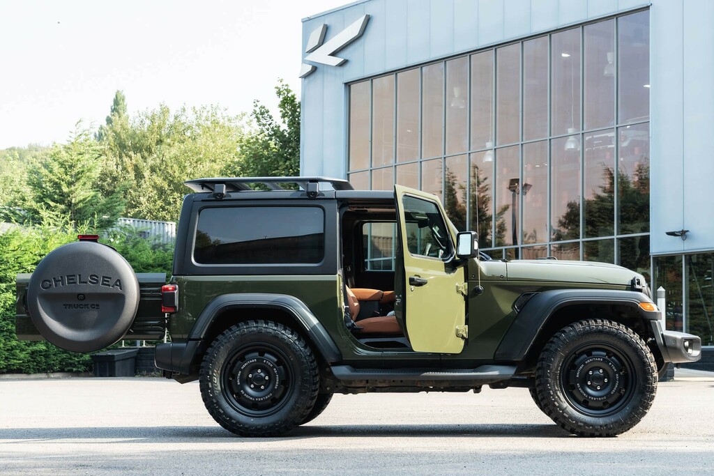 Jeep Wrangler 2L Overland Black #7
