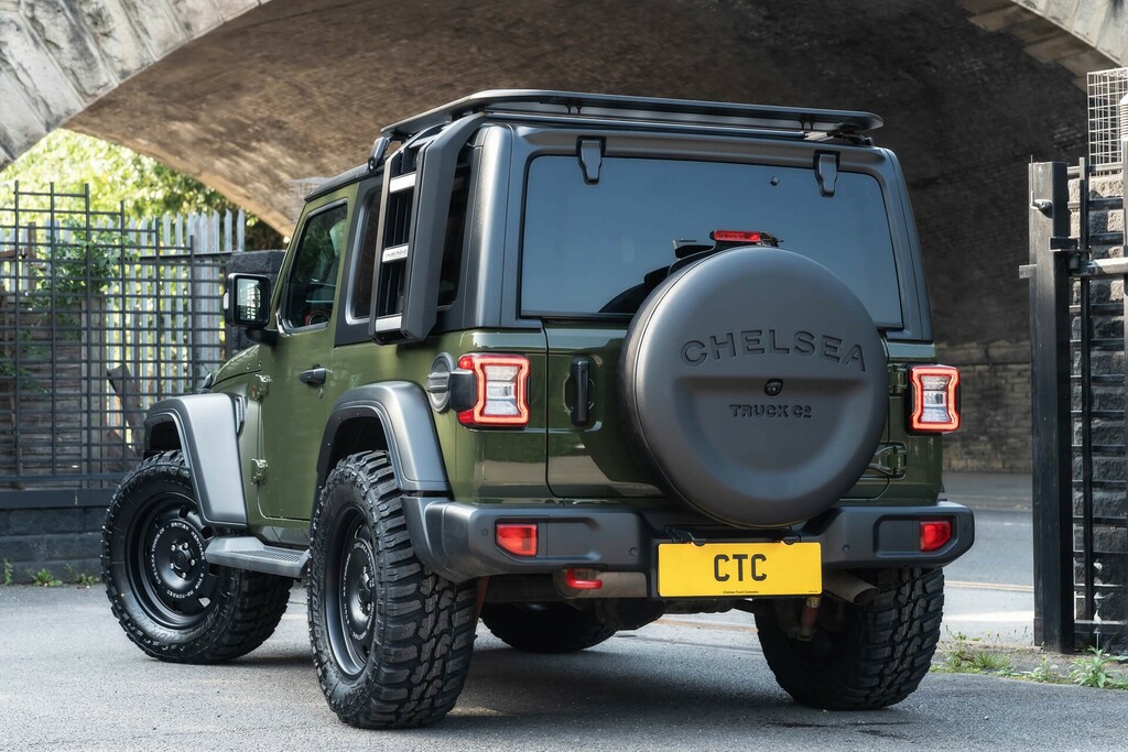 Jeep Wrangler 2L Overland Black #34