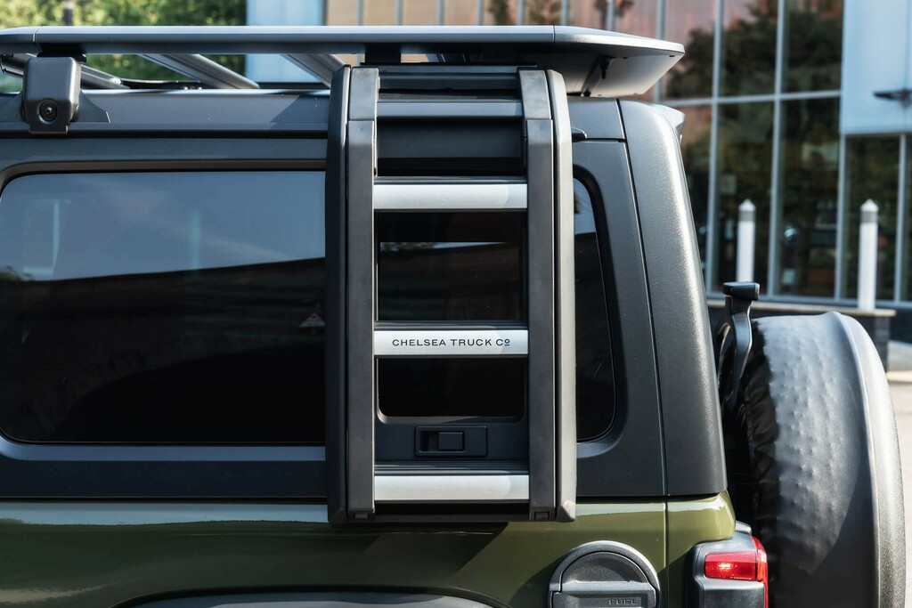 Jeep Wrangler 2L Overland Black #60