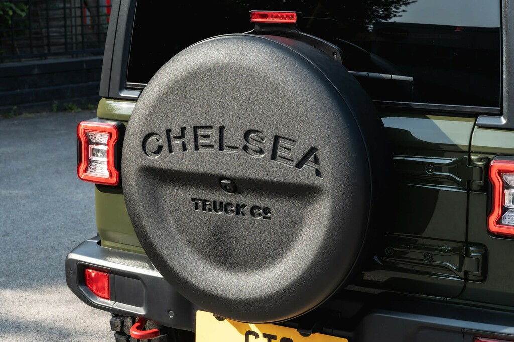 Jeep Wrangler 2L Overland Black #36