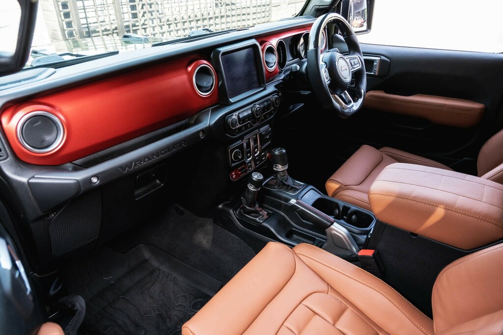 Jeep Wrangler 2L Overland Black #29
