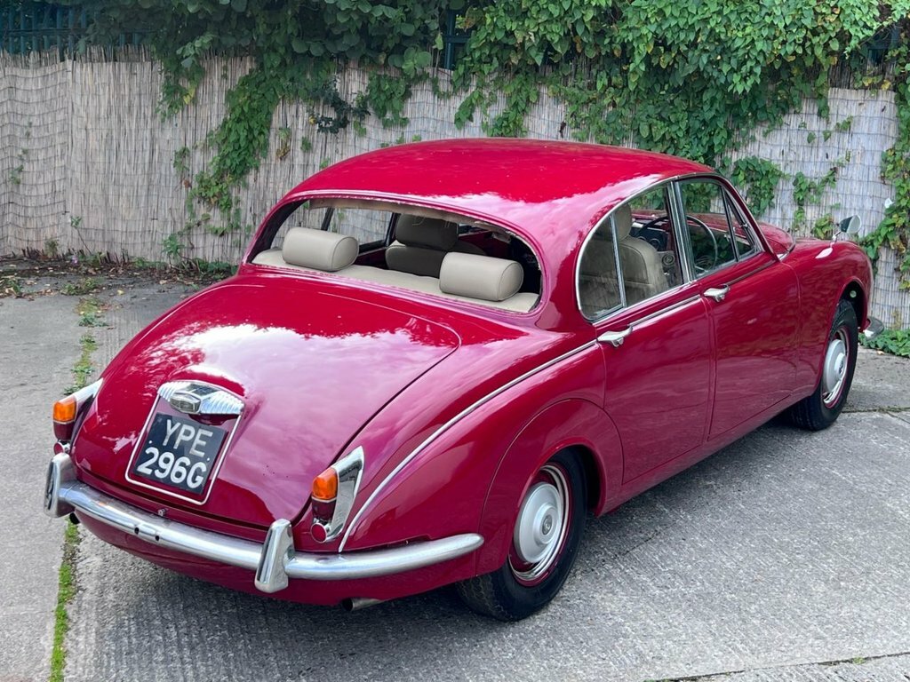 Daimler V8-250 Saloon YPE296G Red #5