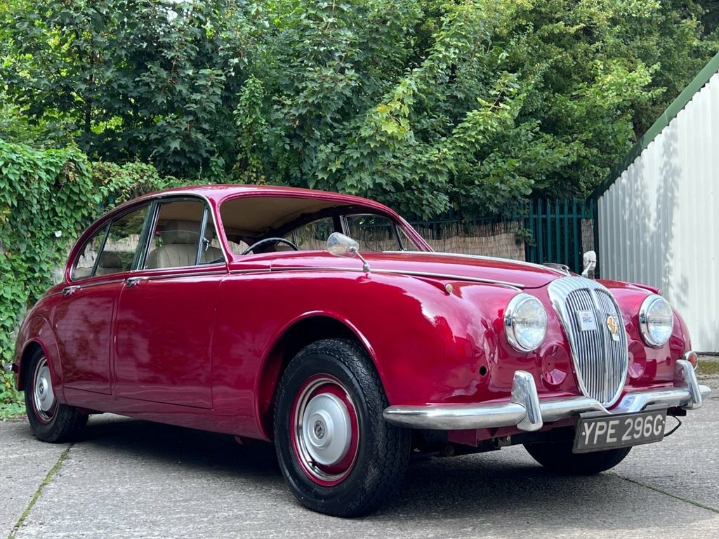 Daimler V8-250 Saloon YPE296G Red #3