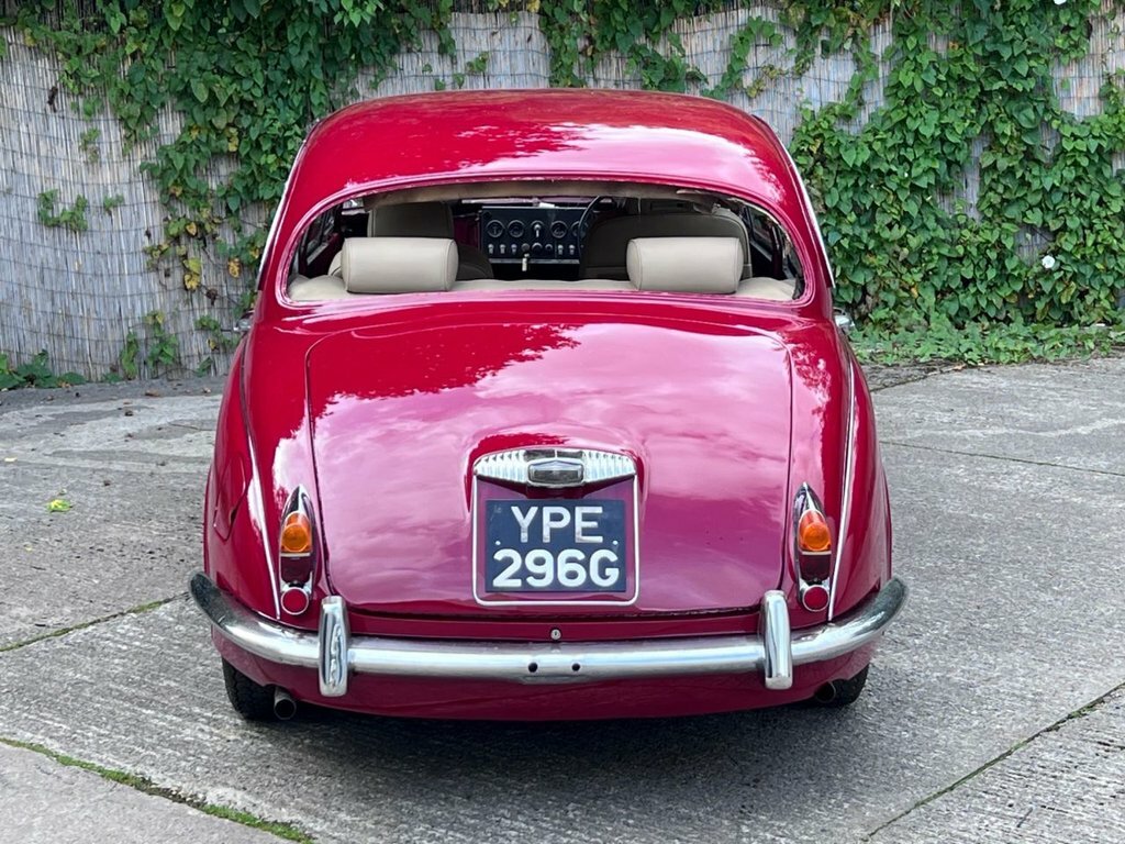 Daimler V8-250 Saloon YPE296G Red #6