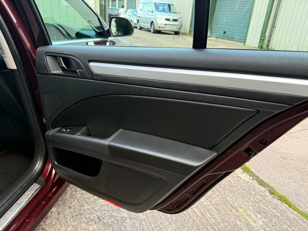 Skoda Superb 2.0 Elegance Tdi Cr Dsg 139 Bhp Silver #19