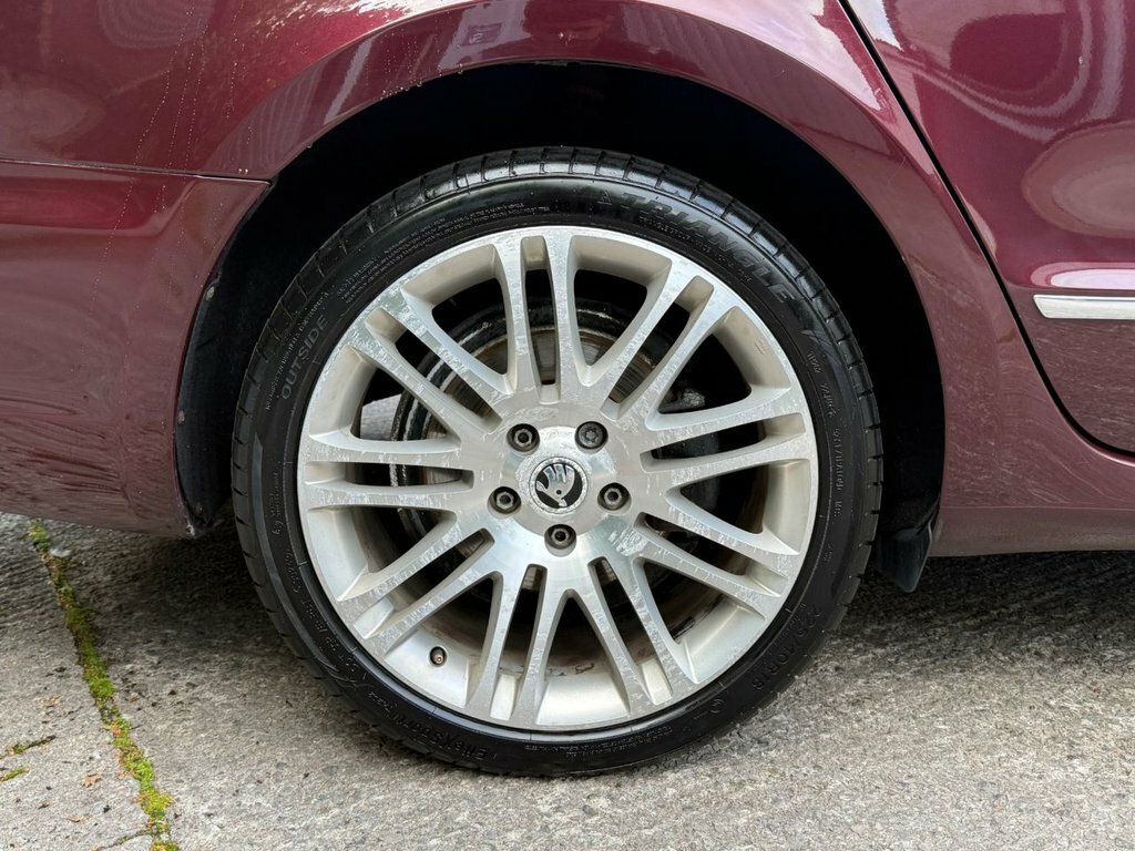 Skoda Superb 2.0 Elegance Tdi Cr Dsg 139 Bhp Silver #44