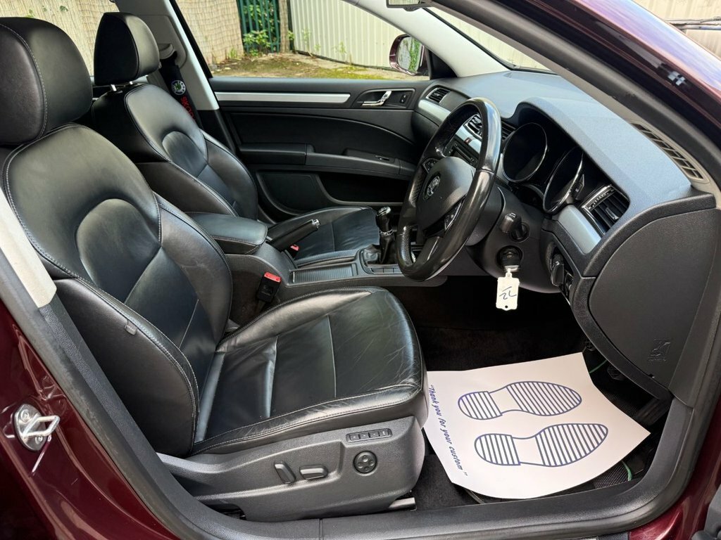 Skoda Superb 2.0 Elegance Tdi Cr Dsg 139 Bhp Silver #40