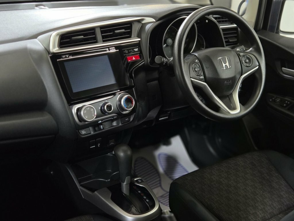 Honda Jazz 1.3 I-vtec S Cvt Silver #17