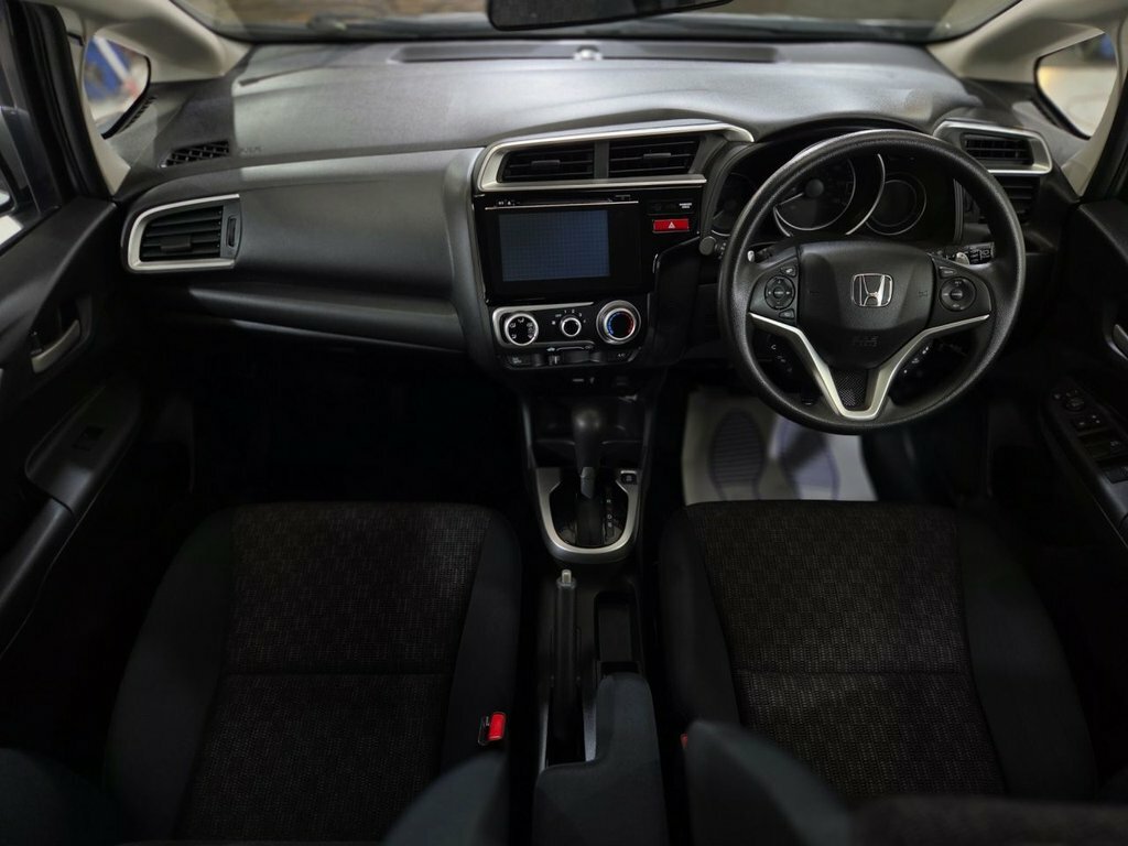 Honda Jazz 1.3 I-vtec S Cvt Silver #16