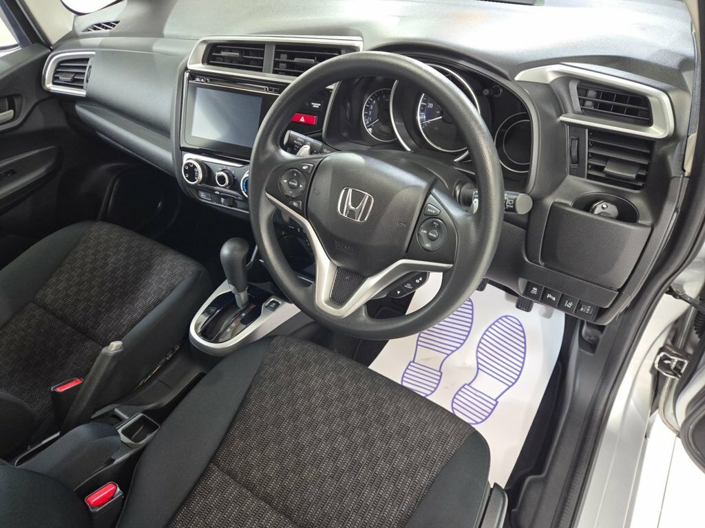 Honda Jazz 1.3 I-vtec S Cvt Silver #18