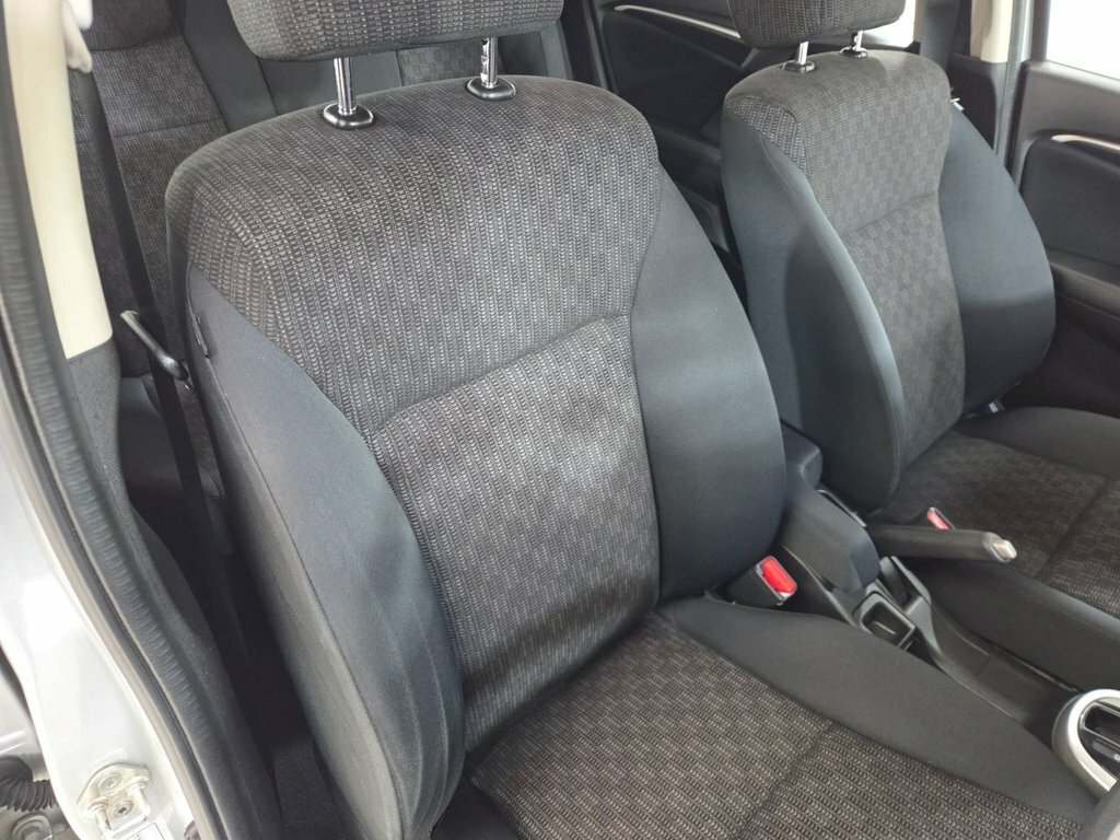 Honda Jazz 1.3 I-vtec S Cvt Silver #22