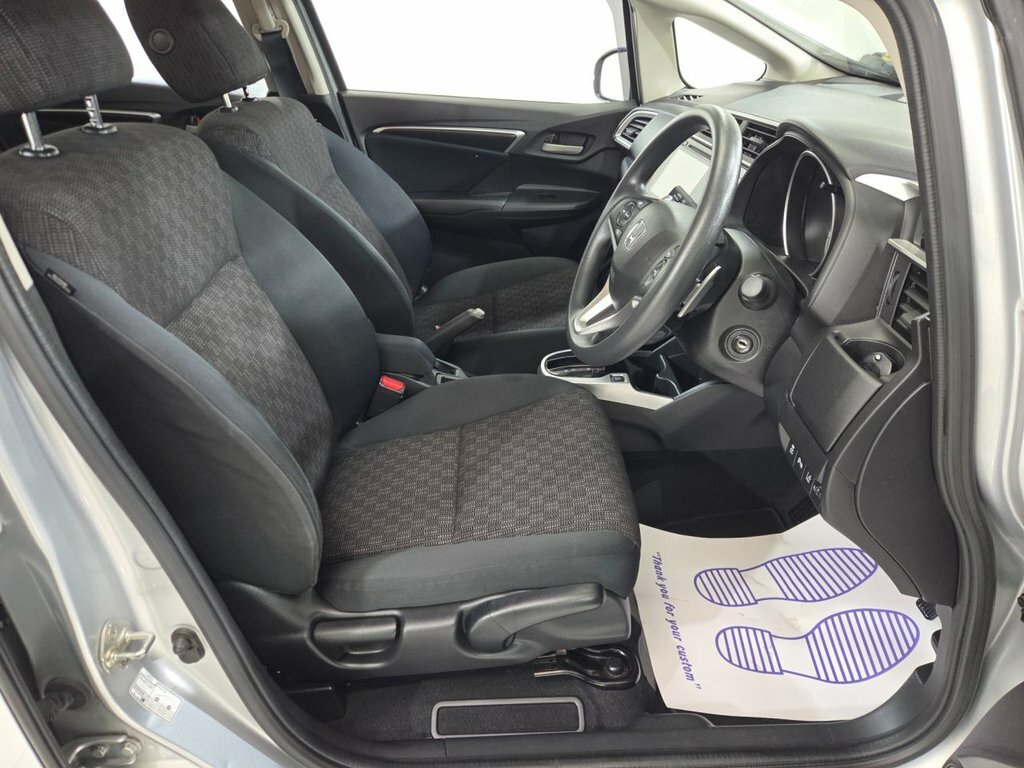 Honda Jazz 1.3 I-vtec S Cvt Silver #19