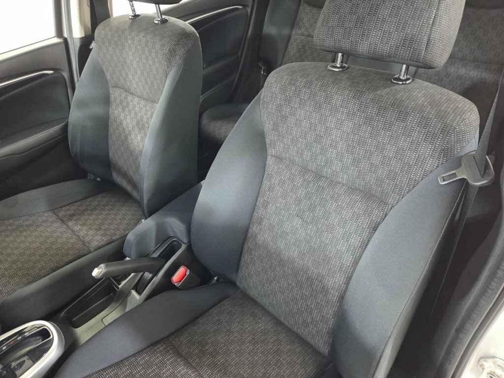 Honda Jazz 1.3 I-vtec S Cvt Silver #23