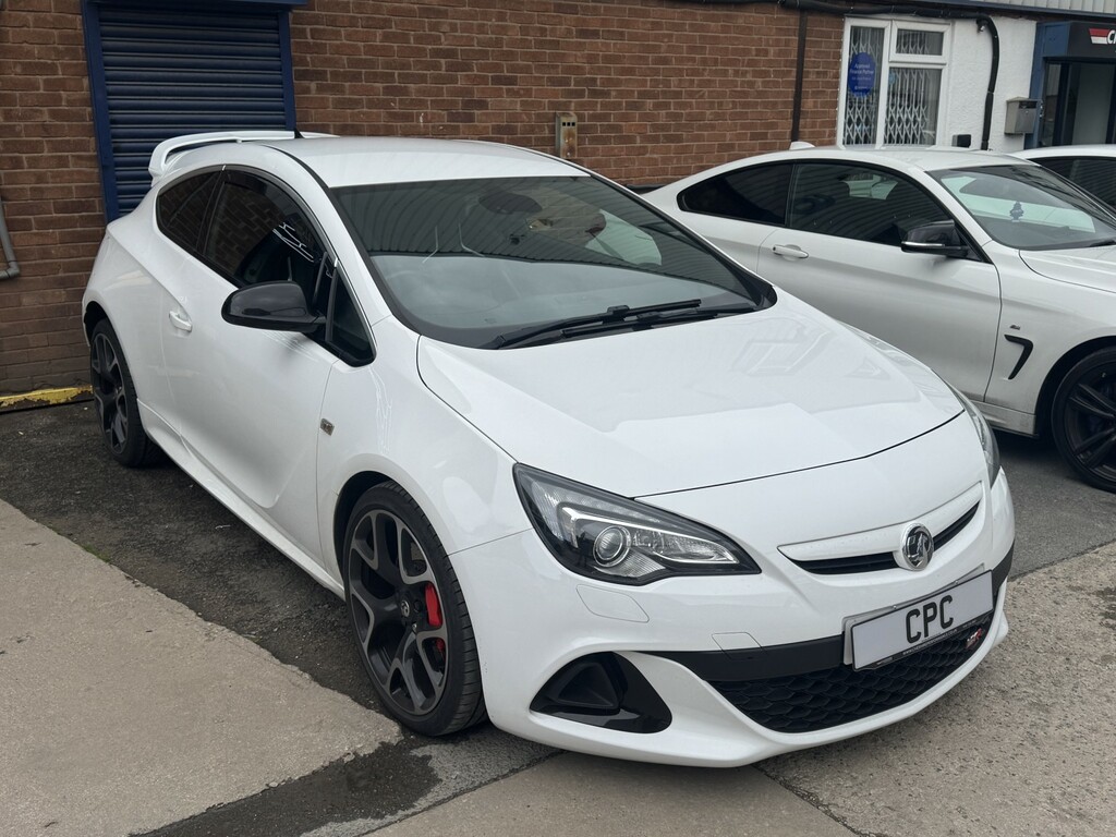 Vauxhall Astra GTC 2.0 T Vxr White