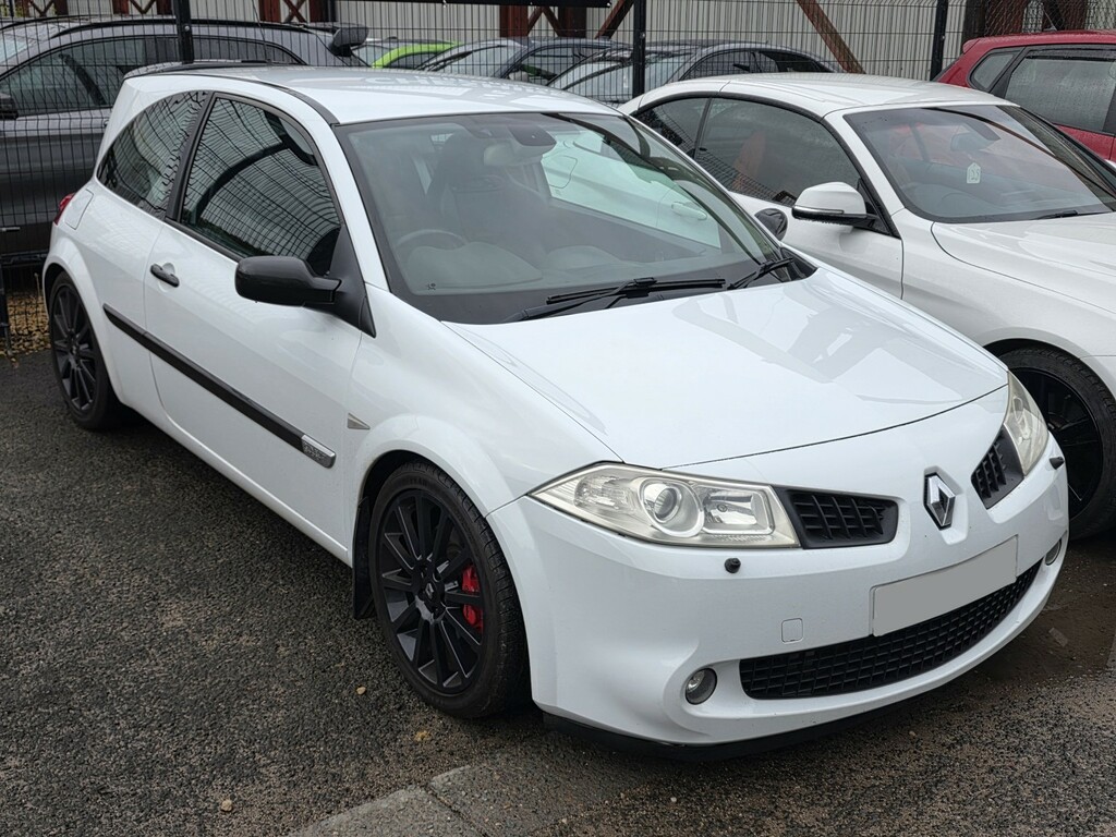 Renault Megane 2.0 T Team F1 Team R26 White