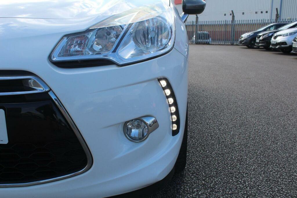 Citroen DS3 Hatchback 1.6 Vti Dstyle Euro 5 201363 White #5