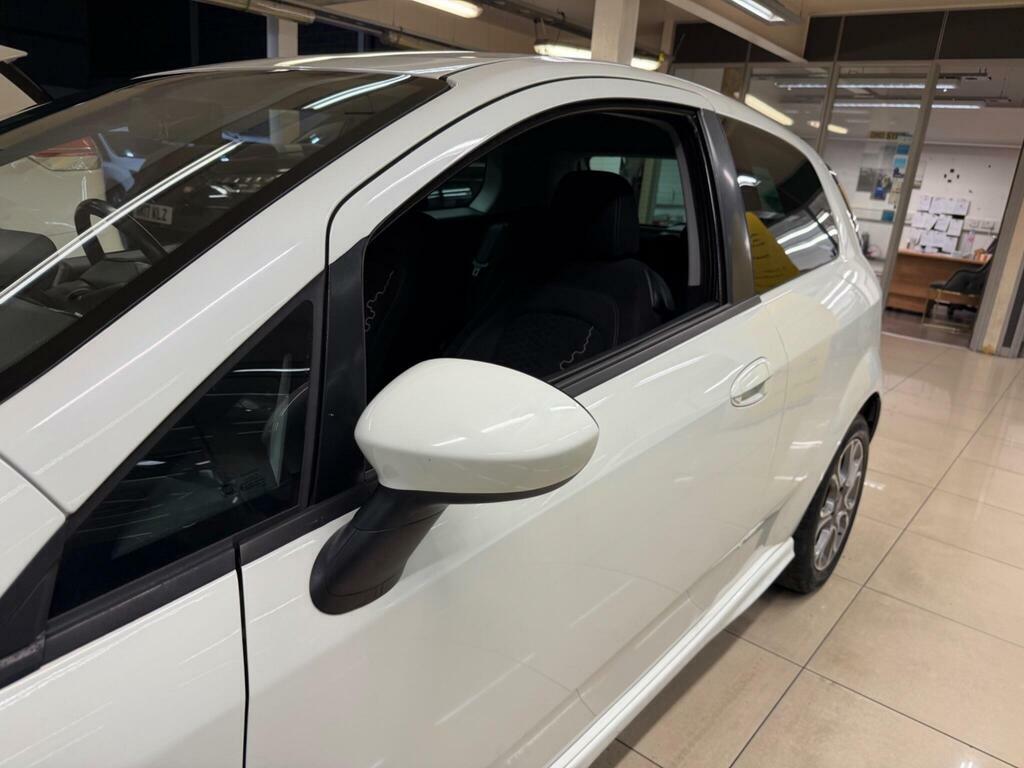 Fiat Punto Pop White #13