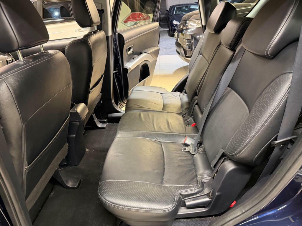 Mitsubishi Outlander Di-d Gx 4 Brown #19