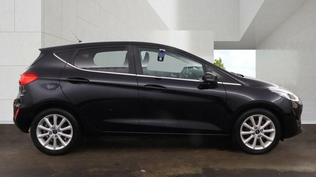 Ford Fiesta 2018 1.0T Ecoboost Titanium Hatchback M Black #3