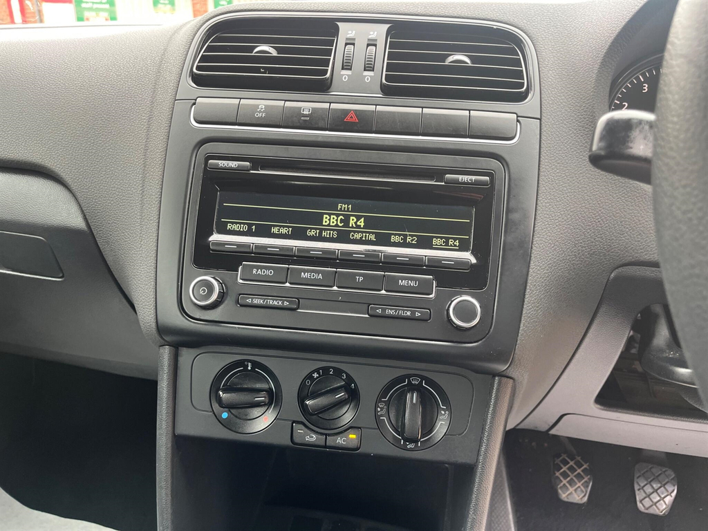 Volkswagen Polo Hatchback White #14
