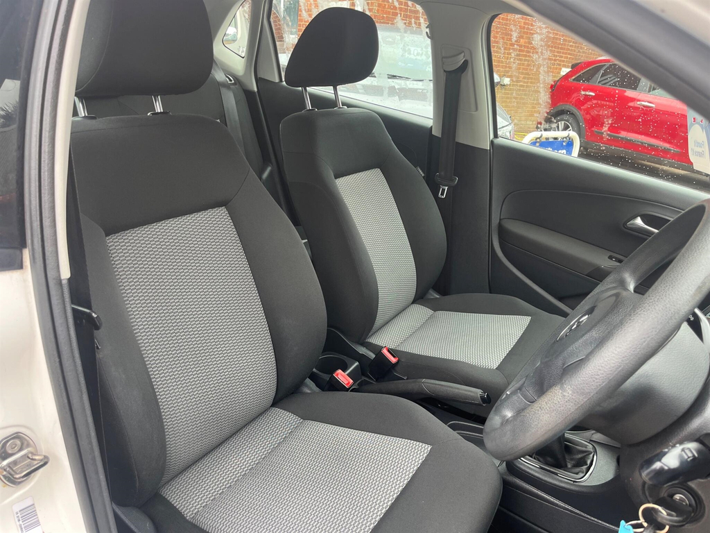 Volkswagen Polo Hatchback White #9