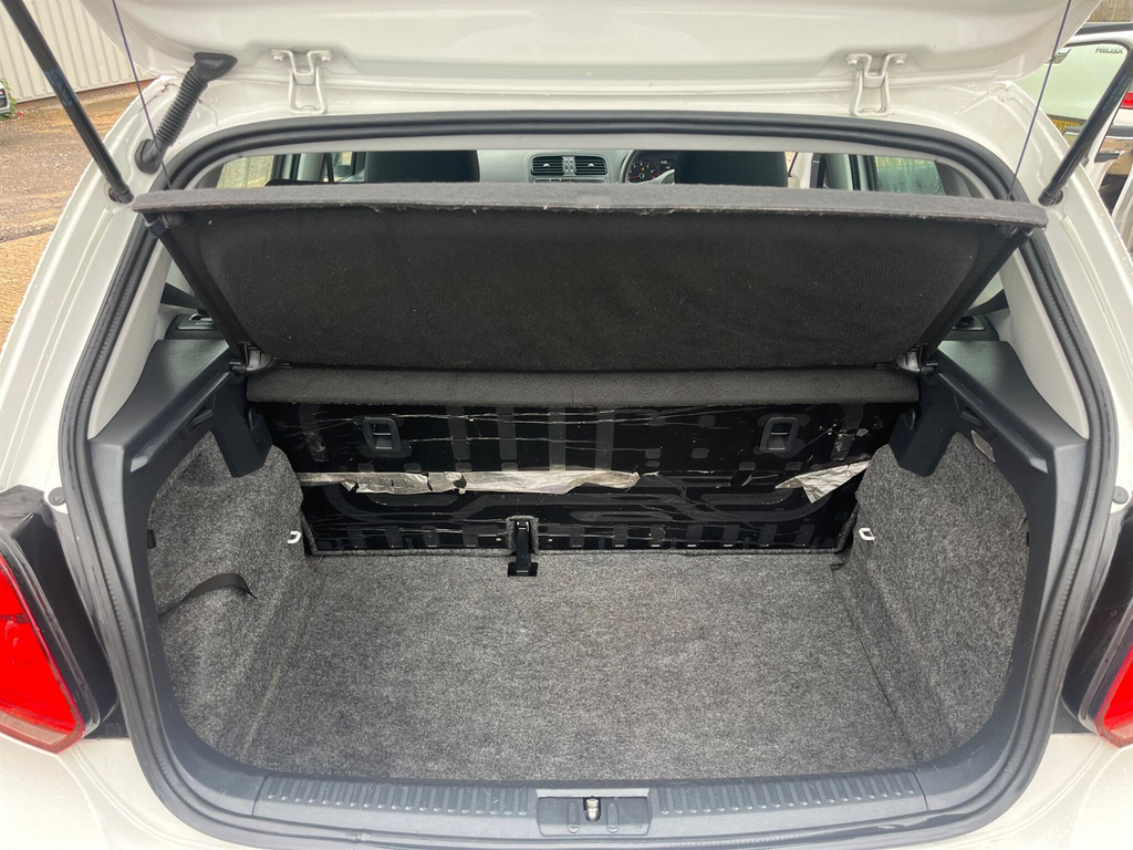 Volkswagen Polo Hatchback White #15