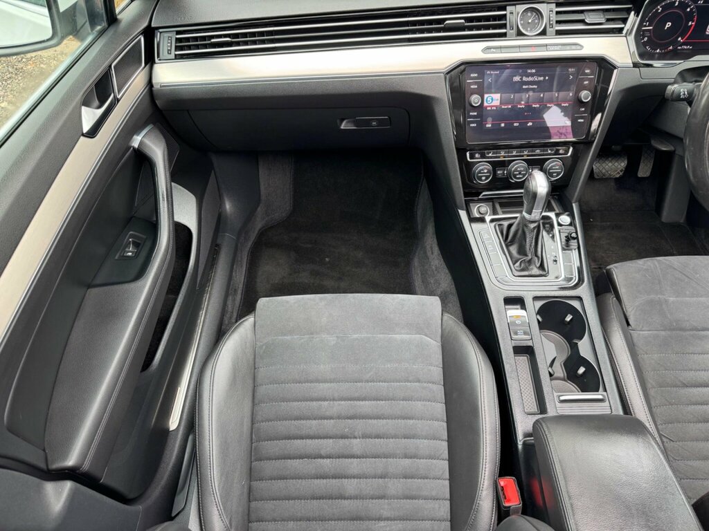Volkswagen Passat 2017 17 2.0 Black #13