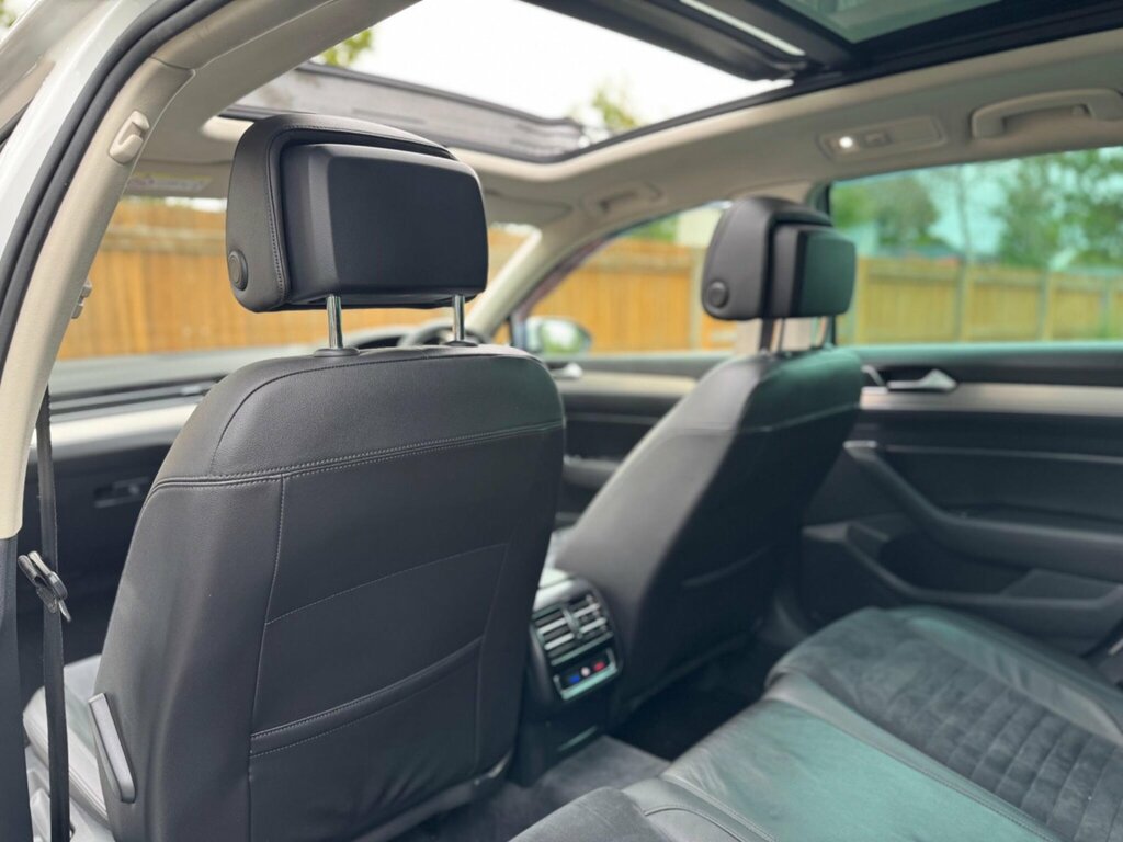 Volkswagen Passat 2017 17 2.0 Black #31
