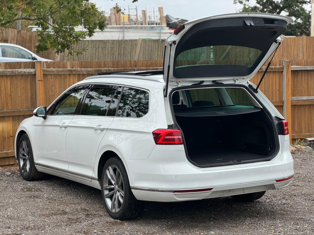 Volkswagen Passat 2.0 Tdi Gt Dsg Euro 6 Ss White #4
