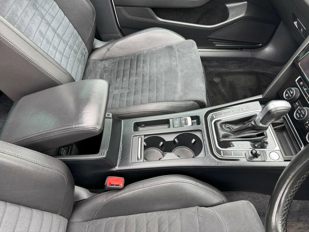 Volkswagen Passat 2017 17 2.0 Black #56