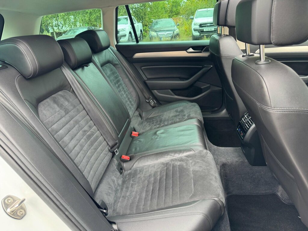 Volkswagen Passat 2017 17 2.0 Black #29