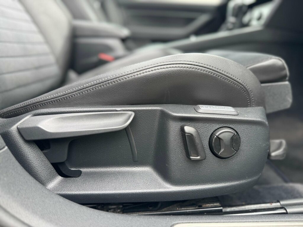 Volkswagen Passat 2017 17 2.0 Black #63