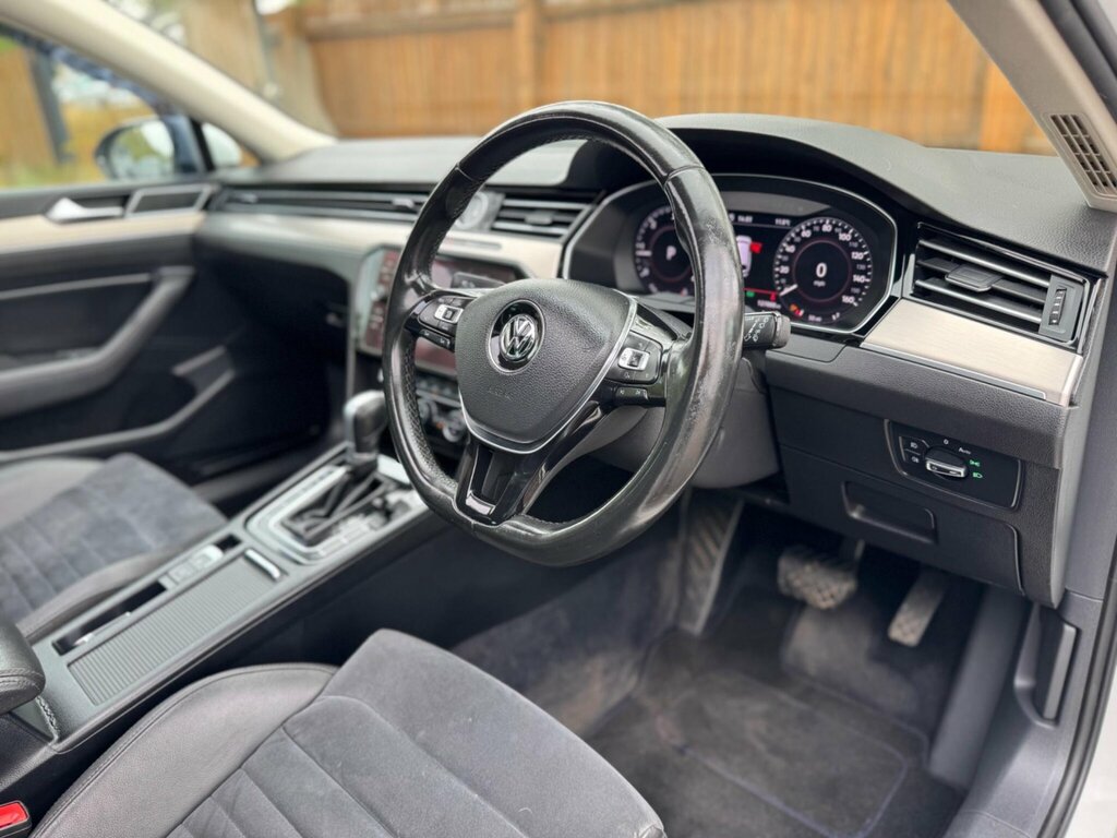 Volkswagen Passat 2017 17 2.0 Black #62