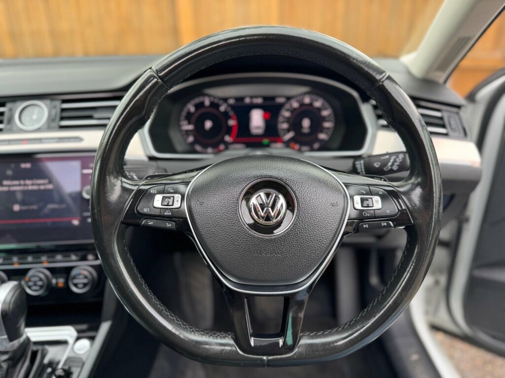 Volkswagen Passat 2017 17 2.0 Black #55