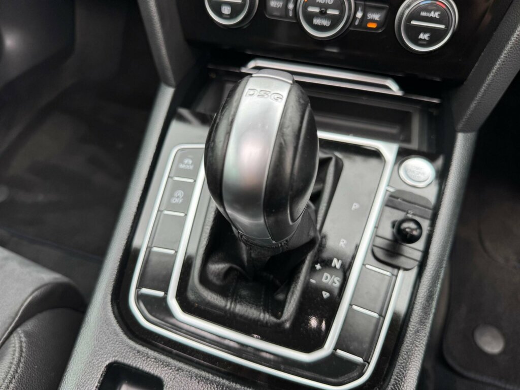 Volkswagen Passat 2017 17 2.0 Black #16
