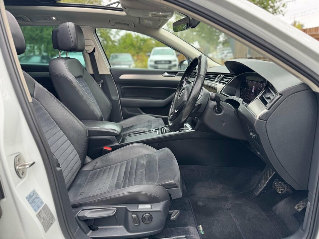 Volkswagen Passat 2017 17 2.0 Black #22