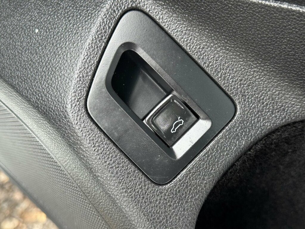 Volkswagen Passat 2017 17 2.0 Black #36
