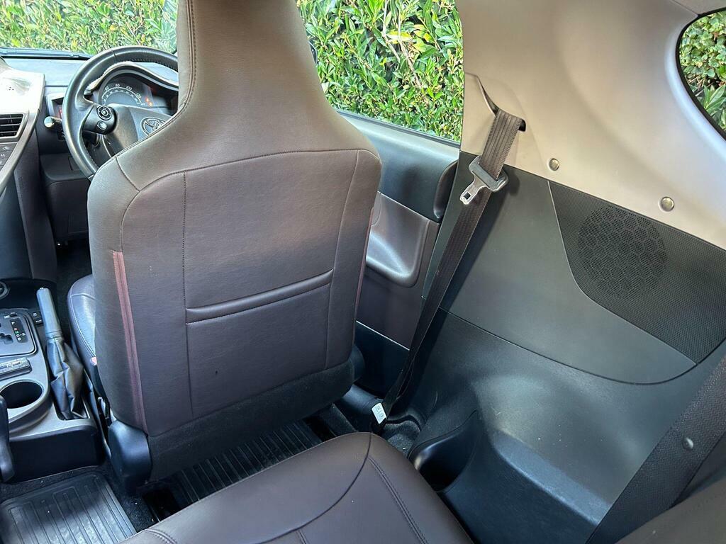 Toyota IQ Hatchback Blue #31